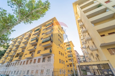 Foto Appartamento in VIA CALPURNIO FIAMMA, Roma Cinecittà di 51 m²