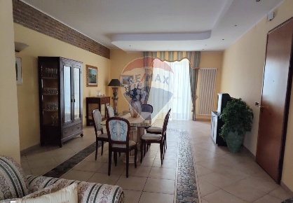 Foto Appartamento in VIA ROMA, Tollo Centro di 148 m² con 4 locali