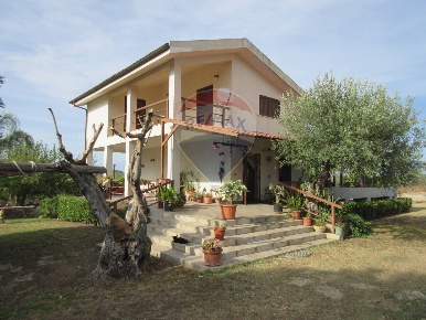 Foto Villa singola in villasmundo strada provinciale 95, Melilli di 140 m²
