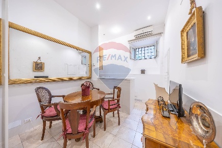 Foto Appartamento in Via Sant'Onofrio, Roma Trastevere di 52 m² in vendita