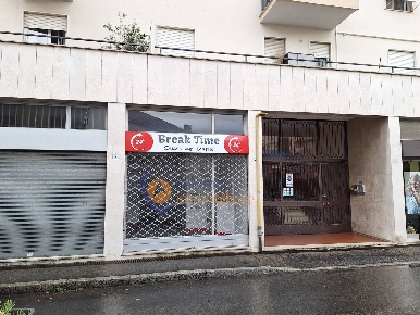 Foto Negozio in via Benvenuto Cellini, Busto Arsizio Frati di 35 m²