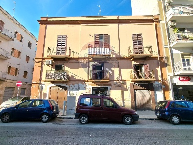 Foto Appartamento in Via Napoli, Bari Libertà di 117 m² con 3 locali