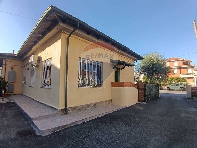 Foto Appartamento a Carrara Marina di Carrara di 60 m² con 3 locali