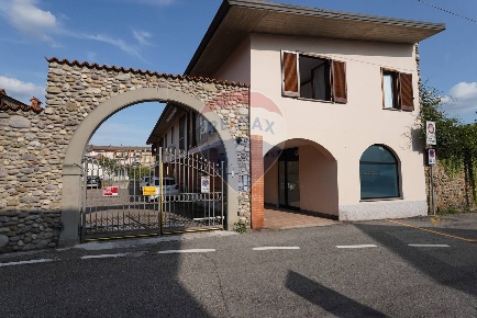 Foto Appartamento in via  V.Veneto, Ponte San Pietro Centro di 58 m²