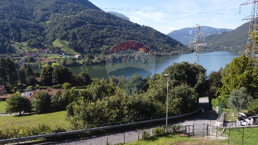 Foto Terreno residenziale a Endine Gaiano di 3000 m² in vendita