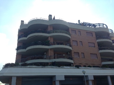 Foto Appartamento in via Giacomo Peroni, Roma Settecamini di 110 m²