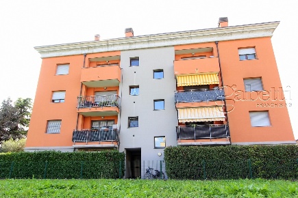Foto Appartamento in Via Arona, Rho Lucernate di 108 m² con 3 locali