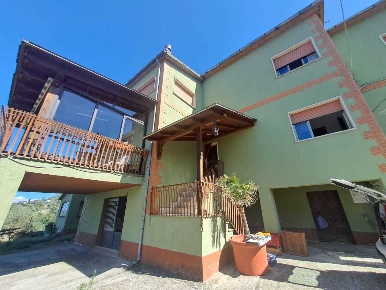 Foto Villa unifamiliare in Vocabolo Giardino, Alviano Centro di 305 m²