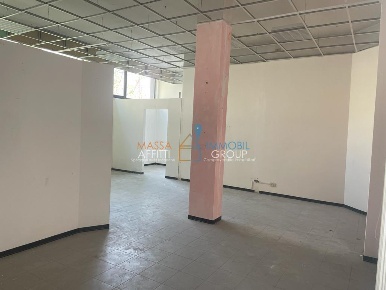 Foto Ufficio in Via Aurelia Ovest 177, Massa Castagnola di 56 m² in vendita