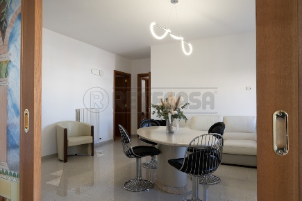 Foto Appartamento in Via Generale Cantore 11/B, Nardò Centro di 147 m²