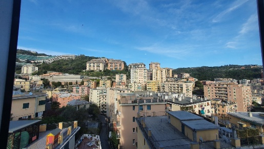 Foto Appartamento in Via Robino  18, Genova Marassi di 76 m² con 5 locali