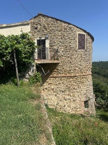 Foto Casa indipendente a Magliano in Toscana di 150 m² con 8 locali