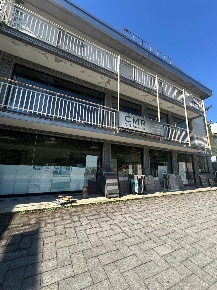 Foto Locale commerciale a Isola del Cantone Centro di 300 m² in vendita