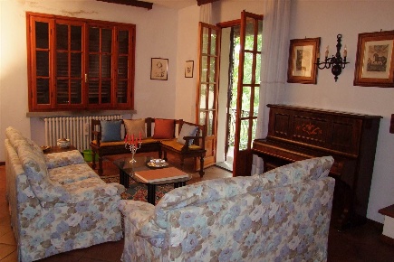 Foto Villa unifamiliare a Vicchio Centro di 240 m² con 5 locali in vendita