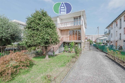 Foto Villa bifamiliare in Via Pastore 25, Dolo Centro di 110 m² in vendita