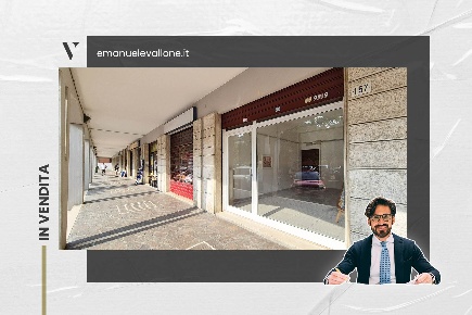 Foto Negozio a Modena Musicisti di 30 m² con 1 locali in vendita