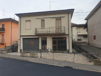 Foto Casa indipendente a Castel San Giovanni Centro di 233 m² con 3 locali