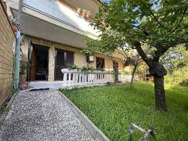 Foto Appartamento in via delle Dune, Grosseto Marina di Grosseto di 98 m²
