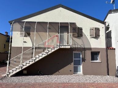 Foto Appartamento a Sanguinetto Centro di 98 m² con 6 locali in vendita