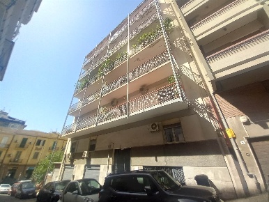 Foto Appartamento in Via San Sebastiano  9, Messina Centro Storico di 85 m²