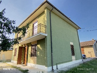 Foto Villa bifamiliare a Medolla Villafranca di 237 m² con 8 locali