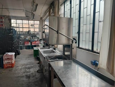 Foto Attività commerciale a Carate Brianza Centro di 350 m² in vendita