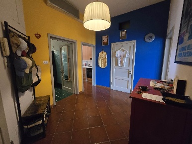 Foto Appartamento in Via Giovanni Fabbroni, Firenze di 70 m² con 3 locali