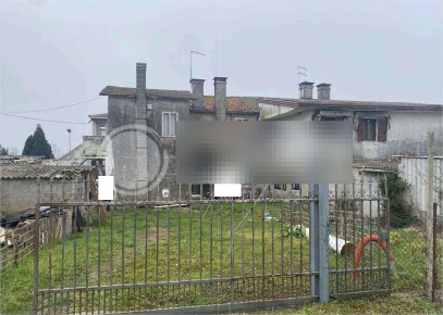 Foto Appartamento in Via Zena, Codevigo di 85 m² con 5 locali in vendita