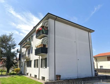 Foto Appartamento in Via Scarpone, Gonzaga Centro di 108 m² con 6 locali