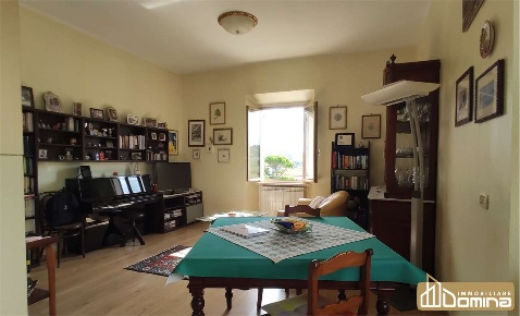 Foto Appartamento in Via Sassoferrato, Ancona Piano di 93 m² con 3 locali