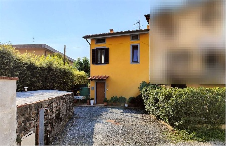 Foto Villa a schiera in Via Pisana 711, Lucca Sant'Anna di 96 m² in vendita