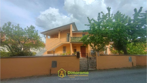 Foto Appartamento in Via Nuoro  15, Ollolai La Caletta di 136 m² all'asta