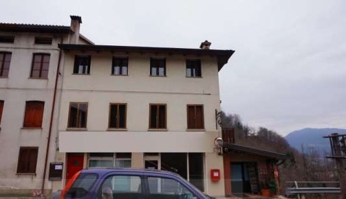 Foto Appartamento in Via Gisbenti, Valli del Pasubio di 240 m² in vendita
