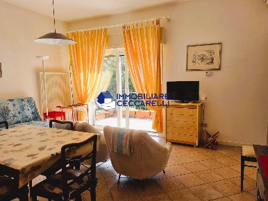 Foto Appartamento a Massa Marina di Massa Centro di 92 m² con 5 locali
