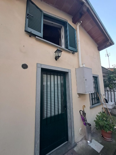 casa indipendente in vendita a Massa in zona Quercioli
