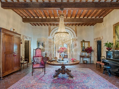 Foto Villa unifamiliare a Santa Maria a Monte Centro di 1111 m² in vendita