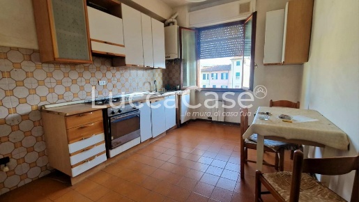 Foto Appartamento a Lucca Sant'Anna di 90 m² con 4 locali in vendita