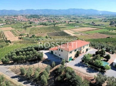 Foto Cessione attività a Cerreto Guidi Centro di 1300 m² con 20 locali