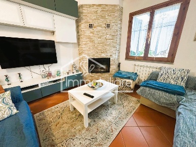 Foto Casa indipendente a Empoli Serravalle - Tinaia di 180 m² con 5 locali