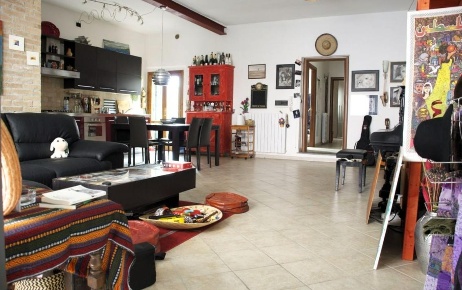 Foto Appartamento a Cascina Centro di 85 m² con 3 locali in vendita