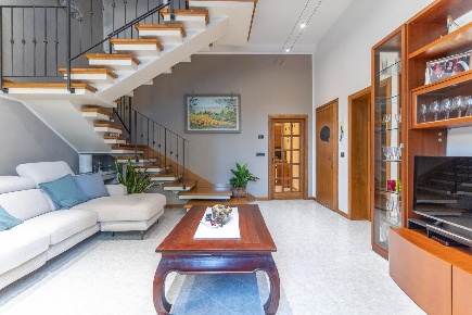 Foto Appartamento a Capraia e Limite Limite di 80 m² con 3 locali