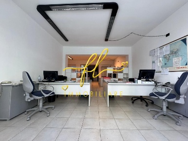 Foto Ufficio a Livorno Shangai di 85 m² con 3 locali in vendita