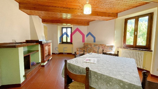 Foto Appartamento a Castelnuovo di Garfagnana Centro di 75 m² con 3 locali