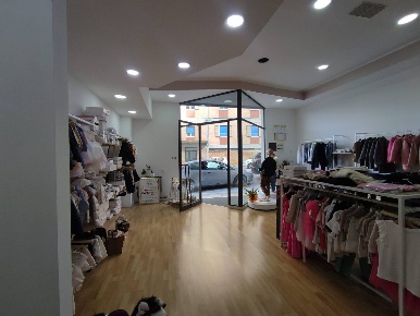 Foto Locale commerciale in trav. via XXIV Maggio, Campobasso di 60 m²