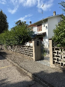 Foto Casa indipendente in Via Maria Sormani Gavina, Voghera di 311 m²