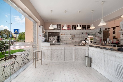 Foto Attività commerciale in VIA SANTUARIO, Ornago Centro di 50 m²