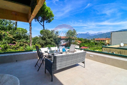 Foto Villa unifamiliare in VIA SAN GIUSEPPE ARTIGIANO, Montignoso Cinquale