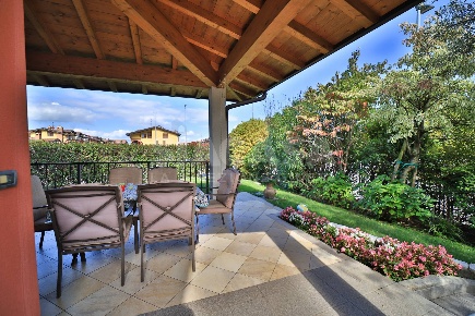 Foto Villa unifamiliare in via Libertà, Busnago di 225 m² con 4 locali