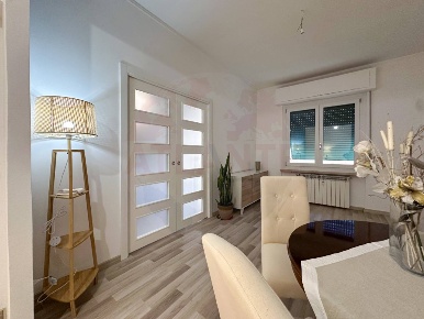 Foto Appartamento in Via Ghione, Acqui Terme Centro di 104 m² con 4 locali