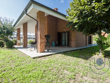 Foto Villa singola in Via Mario Cora, Asti Corso Alessandria di 378 m²